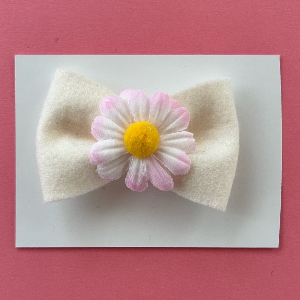 HAND CRAFTED Cream Wool Felt Hair Bow with Daisy Flower Center Hair Clip
